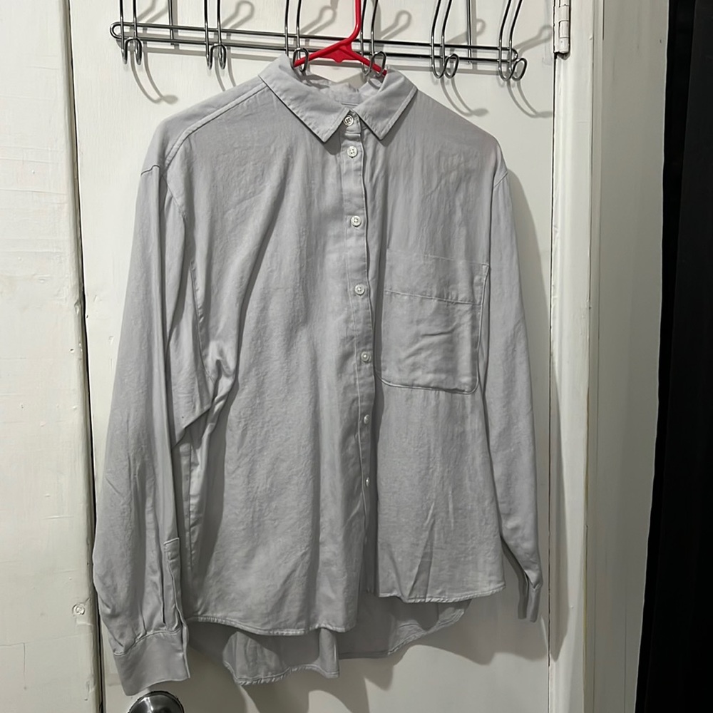 Light blue/gray Women’s button front dress shirt